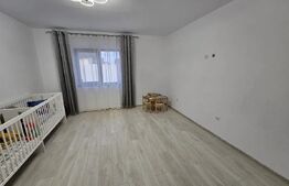 Casa, 180 mp, 5 camere, parcare, curte 260 mp, zona Veteranilor