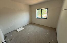 Casa parter, 65 mp utili, 220 mp teren, zona Damila