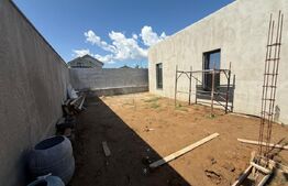 Casa parter, 65 mp utili, 220 mp teren, zona Damila