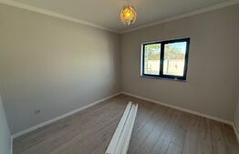 Casa parter, 65 mp utili, 220 mp teren, zona Damila