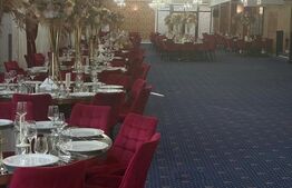 RESTAURAT functional, ocazie rara, suprafata de 2300mp, in FILIAȘI 