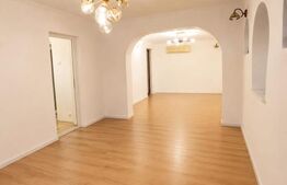 Apartament 3 camere decomandat, 72 mp, parter, zona Curtea de Apel