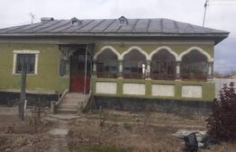 Casa cu 3 camere, mobilata, in comuna Saliste | Teren generos | Anexe