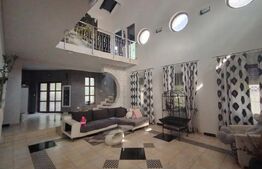 Vila P+1+M, 220 mp, teren 527 mp, zona Damila