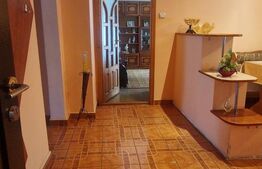 Apartament 3 camere, 73 mp, zona Pelendava