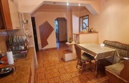 Apartament 3 camere, 73 mp, zona Pelendava