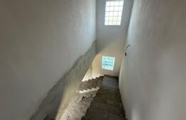 Casa de vaznare 215 mp, teren 1500 mp, zona Gura Vaii