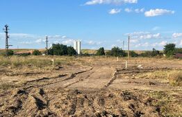 Teren intravilan, 6600 mp, deschidere trilaterală, zona Pielești