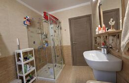 Casa 3 camere, 2 bai, 72 mp, teren 251 mp, zona Damila