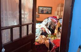 Casa 80 mp, teren 1683 mp, zona Cosoveni
