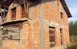 Casă de vanzare P+M, 93 mp, zona Nord-Vest