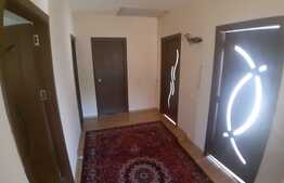 Casa de vanzare in Cârcea