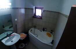 Casa de vanzare in Cârcea