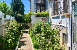 Etaj superb, in vila cu doua apartamente, 170 mp utili, zona Unirii!