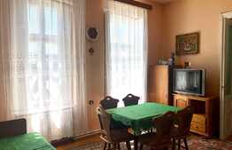 Etaj superb, in vila cu doua apartamente, 170 mp utili, zona Unirii!