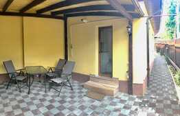 Casa cocheta, aproape de intrarea principala a parcului Romanescu