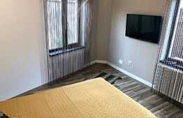 Casa cocheta, aproape de intrarea principala a parcului Romanescu