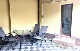 Casa cocheta, aproape de intrarea principala a parcului Romanescu