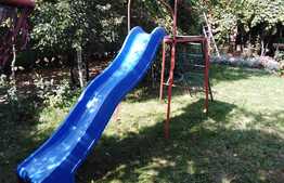 Casă pe 4 niveluri de 300 mp utili și 600 mp curte, Romanești