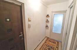 Apartament 3 camere, Craiovița Nouă, în spate la Niela