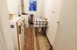 Apartament 3 camere, Craiovița Nouă, în spate la Niela