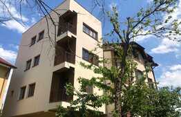 Casa pe 4 niveluri, perfecta pentru o familie numeroasa 