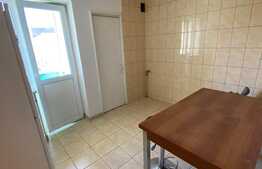 Apartament 3 camere, decomandat, zona centrală, 68 mp 