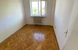 Apartament 3 camere, decomandat, zona centrală, 68 mp 