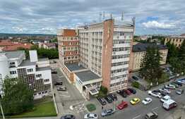 Apartament de vanzare, 4 camere, recent renovat, zona Mercur 