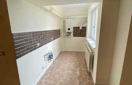 Apartament de vanzare, 4 camere, recent renovat, zona Mercur 