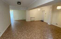 Apartament de vanzare, 4 camere, recent renovat, zona Mercur 