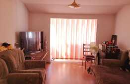 Apartament cu 3 camere, semidecomandat, in Craiovita Noua