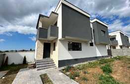 Casă P + E, la cheie, în mini - cartierul cu stil mediteranean, zona parc Romanescu