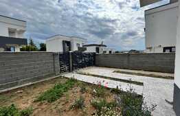 Casă P + E, la cheie, în mini - cartierul cu stil mediteranean, zona parc Romanescu