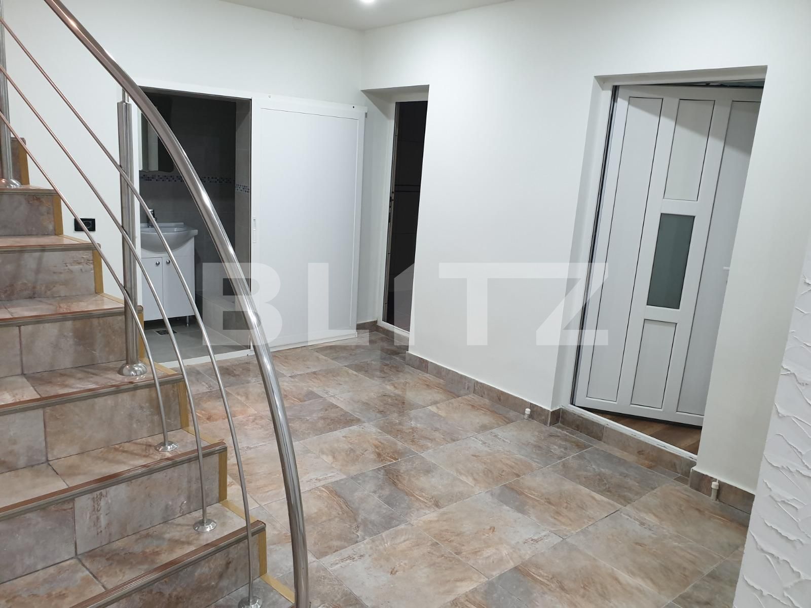 Casa de închiriat 5 camere 1 Mai - 65717CI | BLITZ Craiova | Poza2