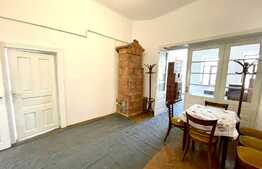 Casa boiereasca, ultracentral, 260mp si 326mp teren, cu elemente decorative si coloane specifice epocii