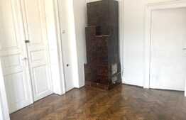 Casa boiereasca, ultracentral, 260mp si 326mp teren, cu elemente decorative si coloane specifice epocii