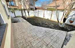 Casa boiereasca, ultracentral, 260mp si 326mp teren, cu elemente decorative si coloane specifice epocii