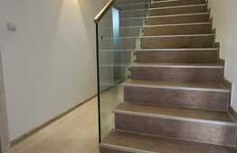 Casa, 180 mp, 6 camere, parcare, curte 260 mp, zona Valea Rosie