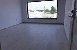Casa, 180 mp, 6 camere, parcare, curte 260 mp, zona Valea Rosie