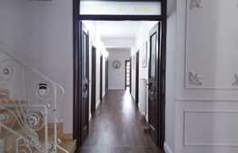 Casa moderna, 717 mp, 15 camere, zona centrala