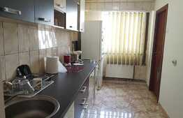  Apartament cu 4 camere, centrala termica, Zona Dezrobirii