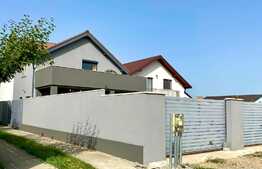 Casa cu etaj, 2 terase, finisaje moderne de lux si jacuzzi, zona Selgros!