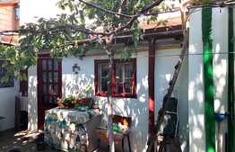 Casa renovabila sau demolabila, 160 mp teren, în spate la KFC