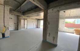 Apartament de 3 camere generos cu terasa de 20 de mp