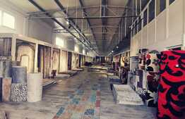 Oferta! Pachet de 2 hale la cheie si o casa, 1800 mp construiti!