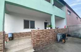 Oferta! Pachet de 2 hale la cheie si o casa, 1800 mp construiti!