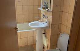 Apartament de 3 camere, decomandat, zona Electroputere