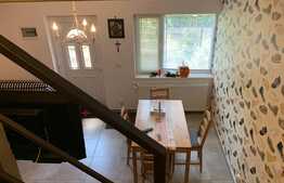 Casa spatioasa la pret de apartament, 76 mp, curte, zona Centrala!
