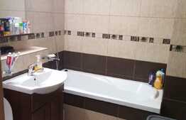 Apartament spatios, de 4 camere, decomandat in Craiovita Noua